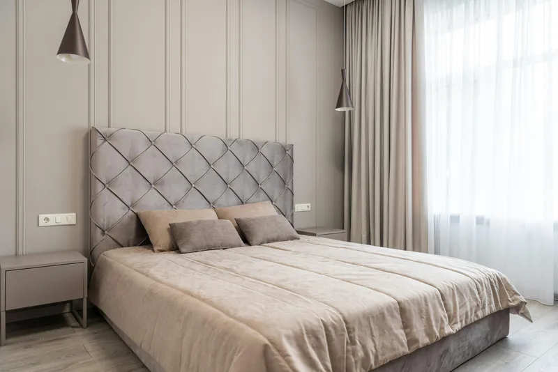 Alto queen bed