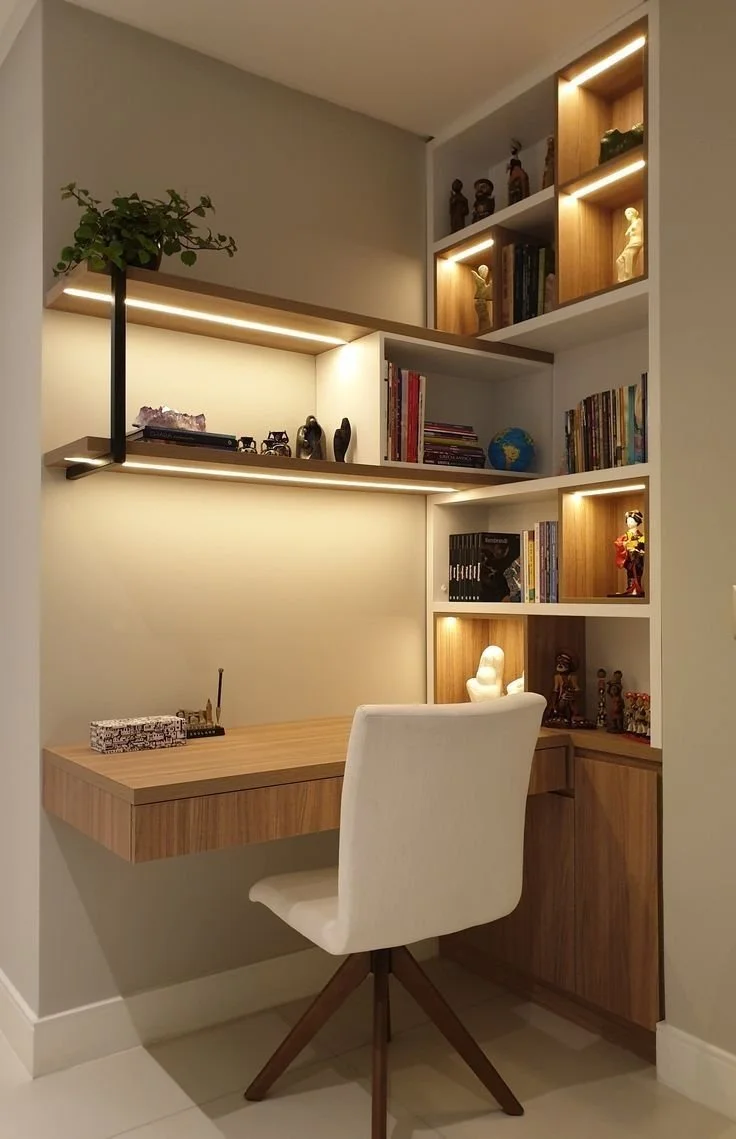 Aura Desk