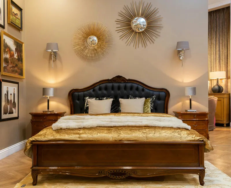 Lyra King Bed
