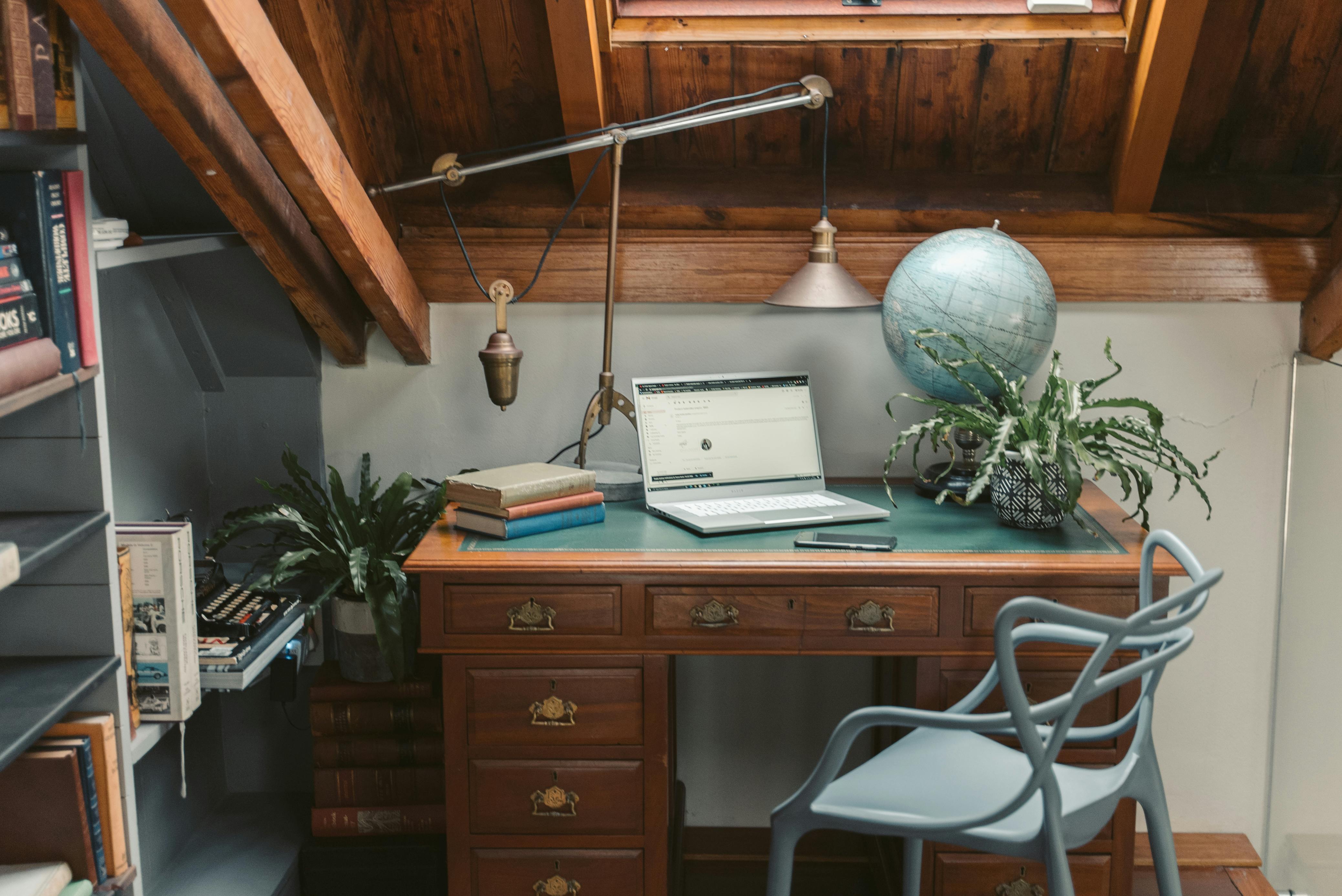 Volta writing desk